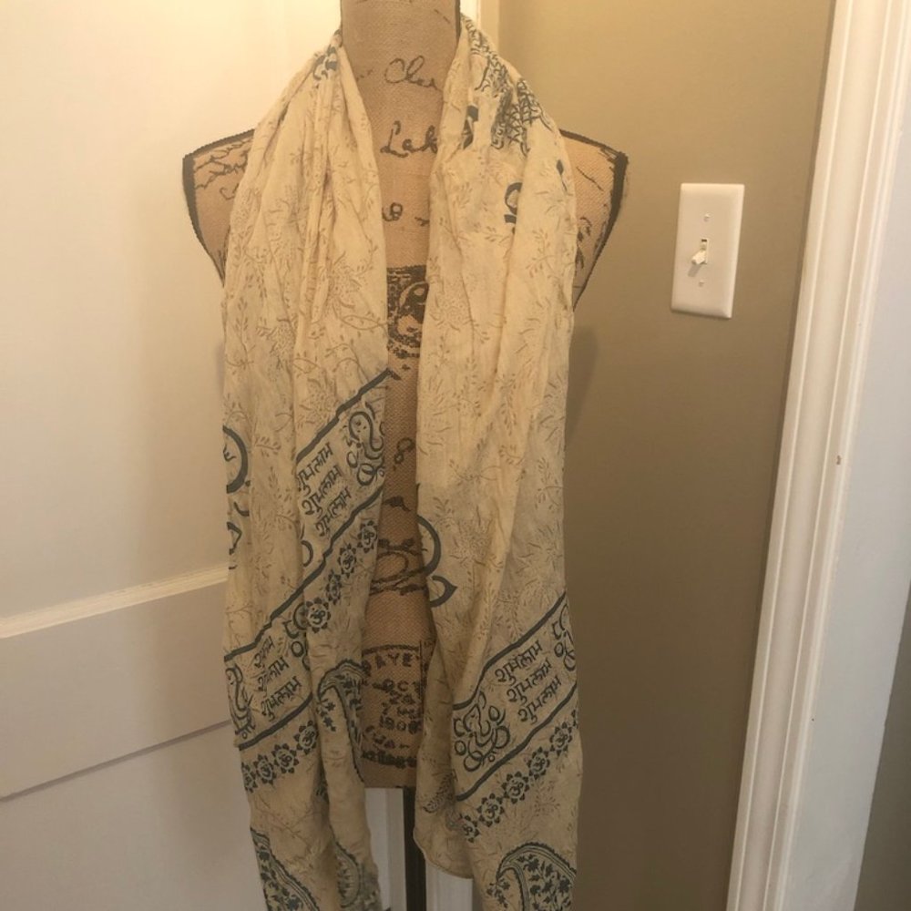 Tan/Green Scarf